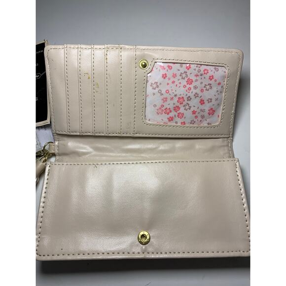 Nanette Lepore wallet beige quilted faux leather - Picture 2 of 12